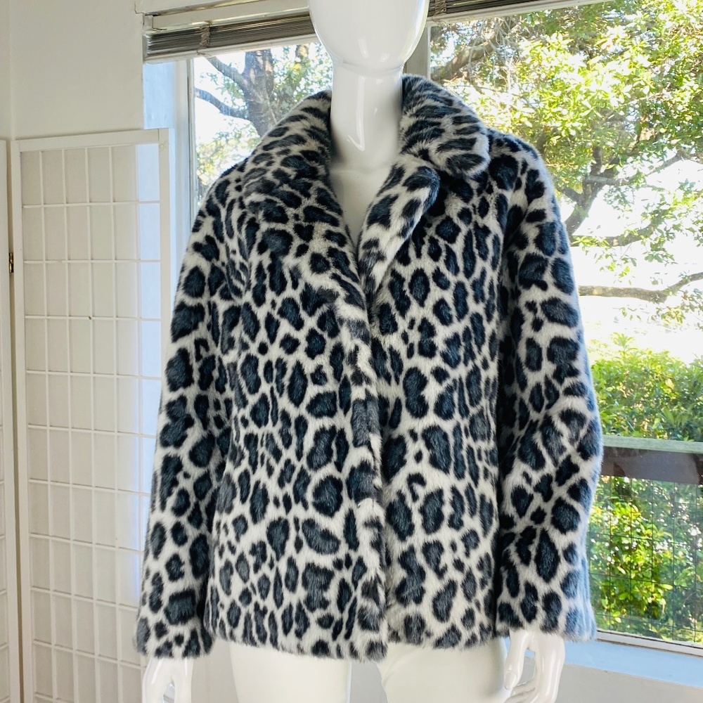 NWT, St John Womens Faux Fur Jacket, L.